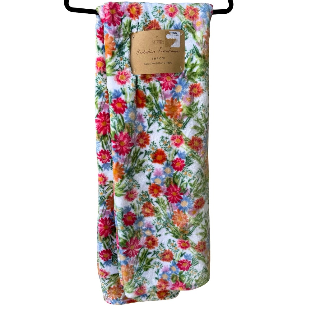 Berkshire Farmhouse Floral Wildflower Plush Throw Blanket Multicolor 50x70 NEW